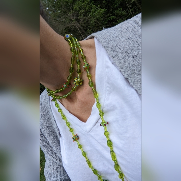 EVC LONG FLAPPER NECKLACE - Picture 2 of 16
